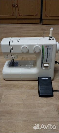 Швейная машина Janome