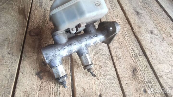 Главный тормозной цилиндр Hyundai Elantra 3 XD