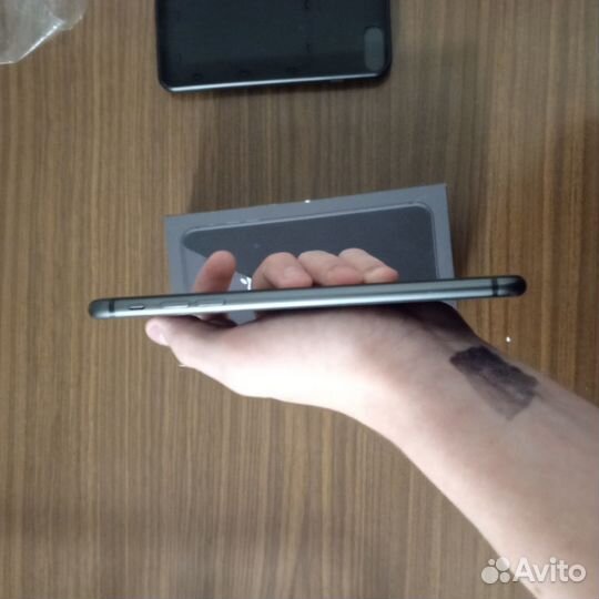 iPhone 8 Plus, 64 ГБ