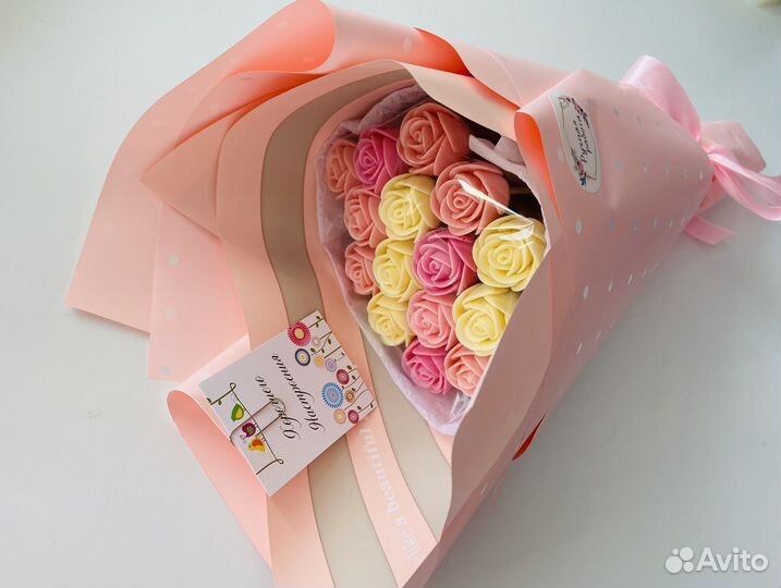 Шоколадные подарки и букеты