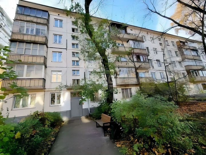 Комната 11 м² в 2-к., 1/5 эт.