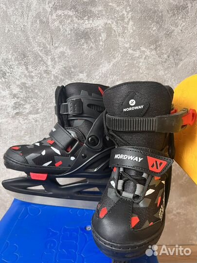 Коньки хоккейные