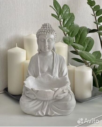 Будда с лотосом гипс