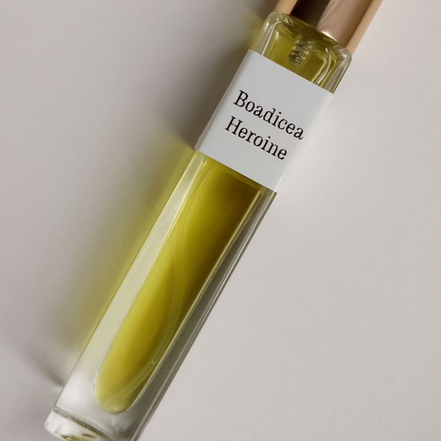 Божественные шлейфовые духи Boadicea Heroine