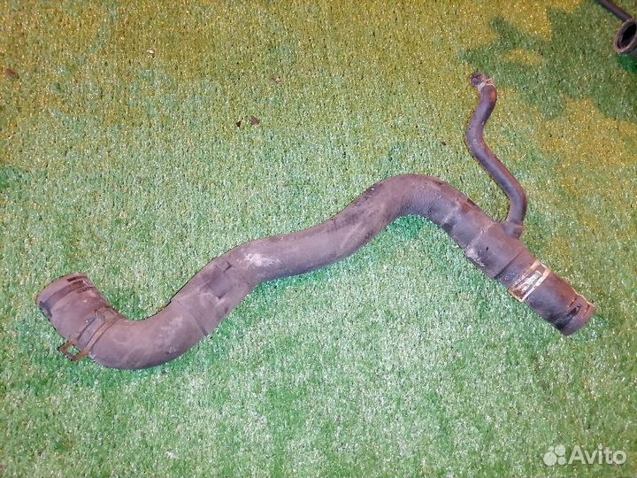 Патрубок охлаждения (радиатора) 16571-31200 Toyota