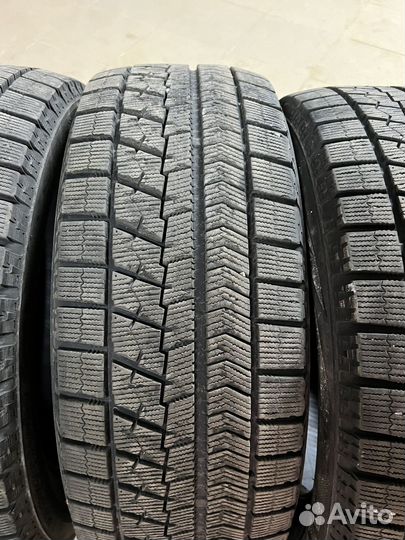 Bridgestone Blizzak VRX 215/55 R16
