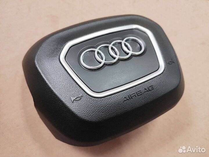 Заглушка руля Audi A3 A4 Q3 Q5 Q7 (с 2015)