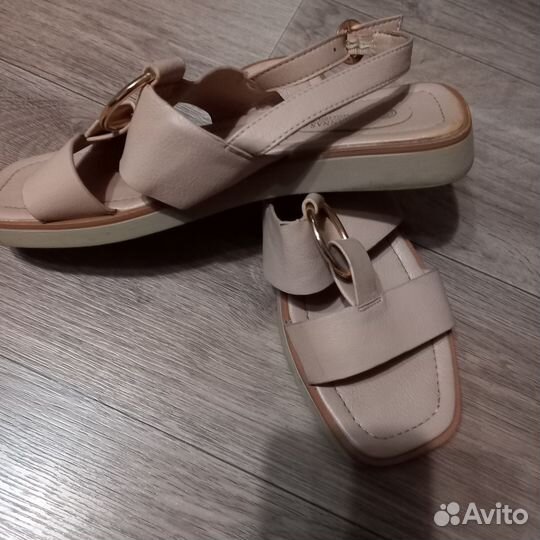 Босоножки женские