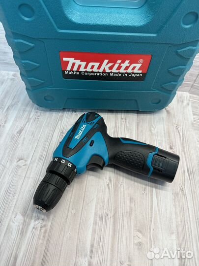 Шуруповерт makita 12v в кейсе с набором