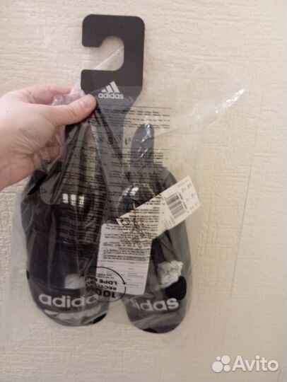 Сандалии adidas 32