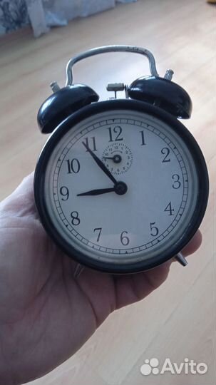 Будильник механический СССР