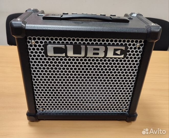Комбоусилитель Roland Cube 10GX