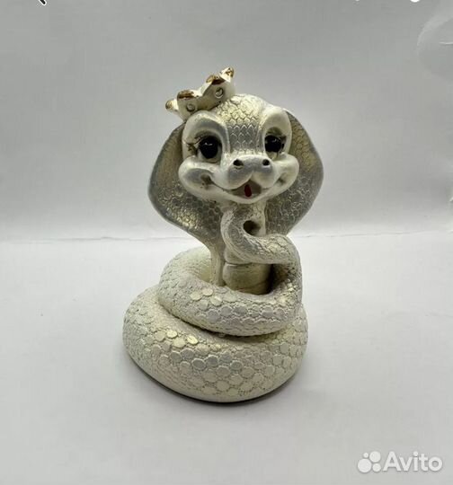 Символ года 2025 змея