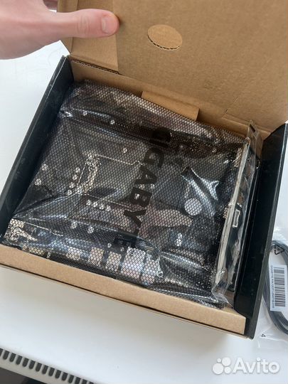 Материнская плата gigabyte H410M H V3. Новая