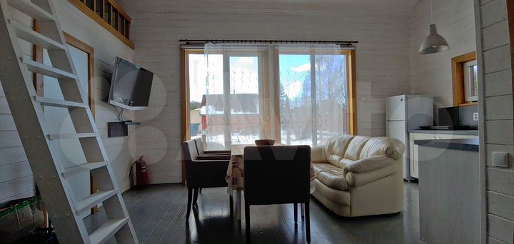 Дом 54 м² на участке 4 сот.