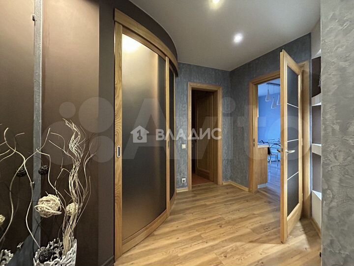 4-к. квартира, 92 м², 7/10 эт.