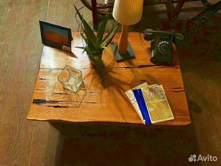 Низкий столик из массива