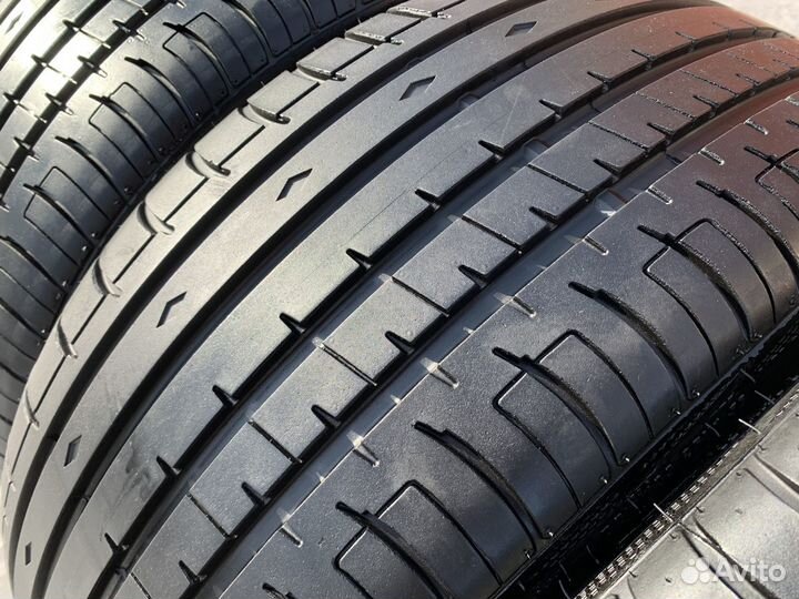 Accelera PHI-R 245/35 R20