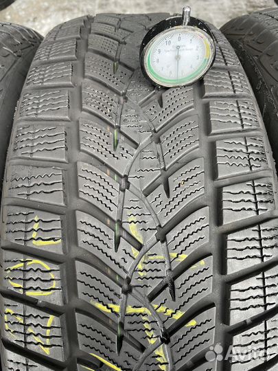 Goodyear UltraGrip Performance SUV Gen-1 215/60 R17