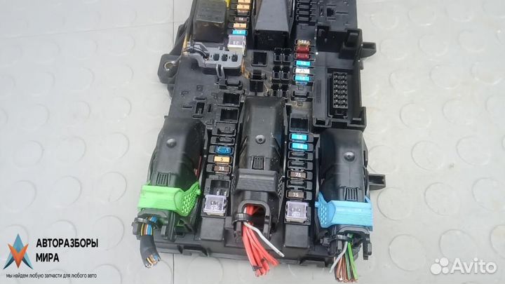 Блок предохранителей Opel Astra H/Family рест