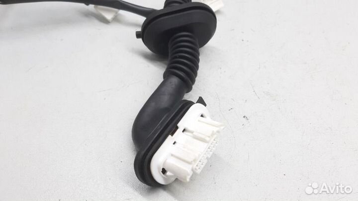 Проводка двери задняя правая Toyota Rav4 CA40 2.0