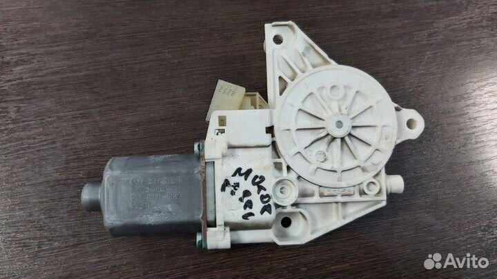 Моторчик стеклоподъемника передний правый Mercedes