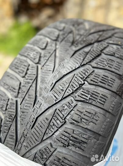Nokian Tyres Hakkapeliitta R2 SUV 275/50 R20