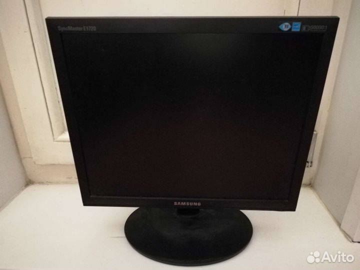 Монитор Samsung E1720NR