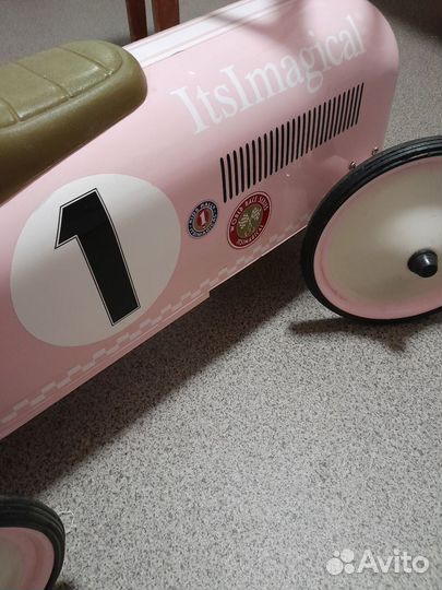 Машинка-каталка It's Imagical