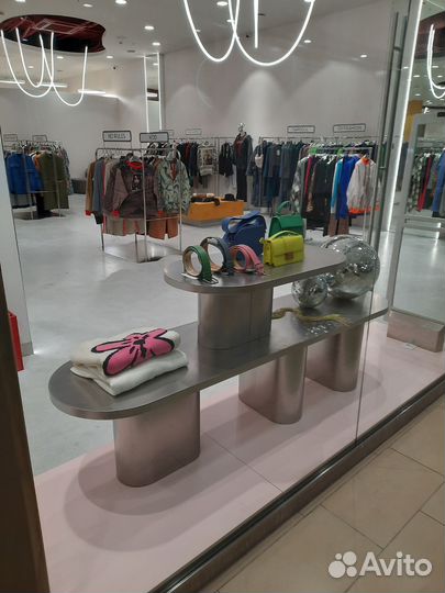 Изделия из нерж стали для торговых помещений