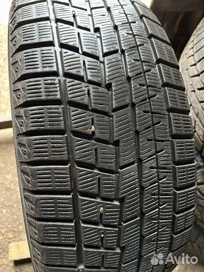 Yokohama Ice Guard IG60 215/55 R16
