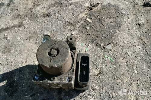 Блок abs lancer9,вакуум