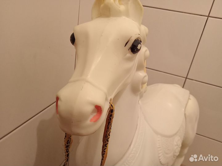 Конь каталка снежок СССР