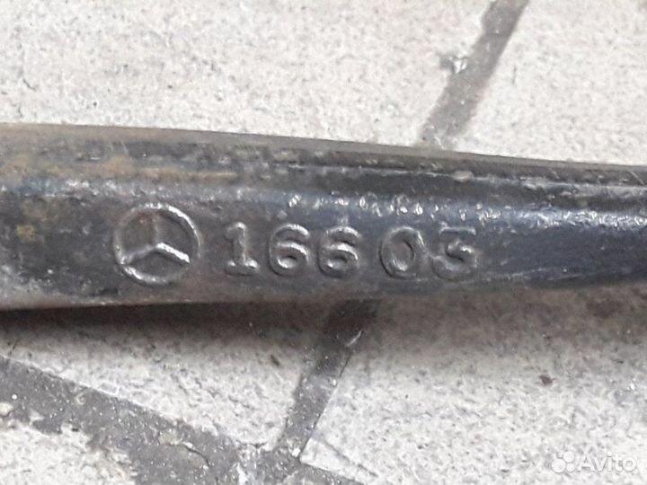 Рычаг подвески верхний задний левый Mercedes-Benz