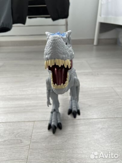 Динозавр на батарейках