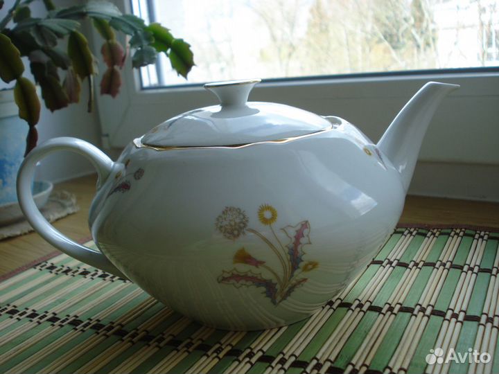 Фарфоровый чайник Богемия 1,1 л