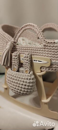 Вязаная люлька для куклы