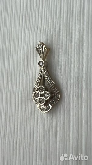 Подвеска с бриллиантом