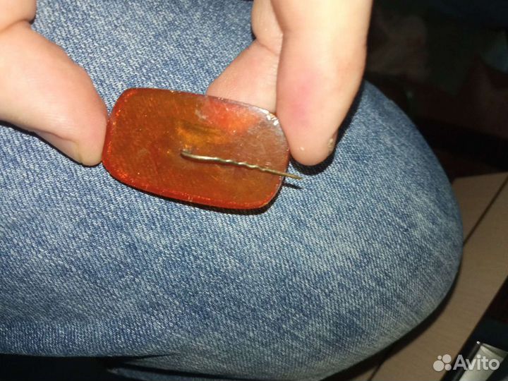 Брошь и брелок