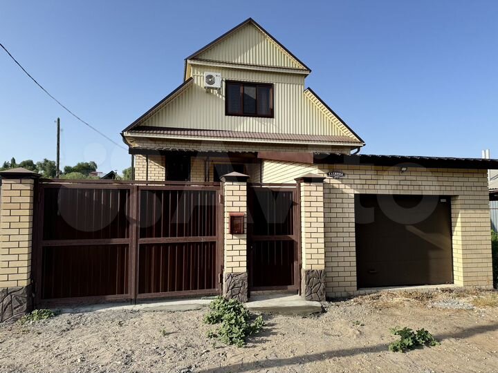 Дом 180 м² на участке 7 сот.