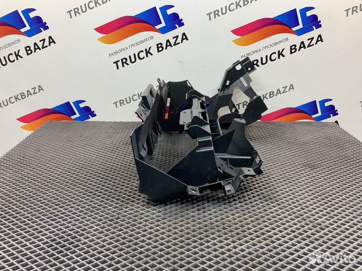 Консоль панели приборов левая Renault Premium