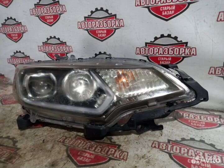 Фара передняя правая Honda Fit GP5 LEB