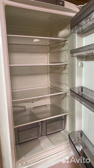 Холодильник Ariston б/у