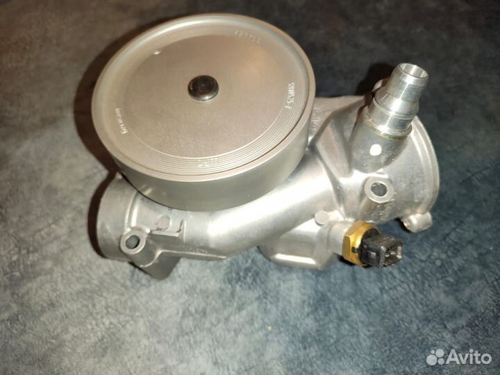 Помпа водяная BMW 5-серия F10/F11 (2009) /X5 E70