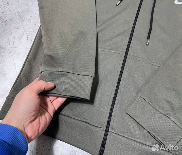 Спортивные костюмы Nike