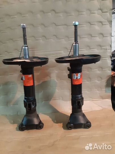 Амортизаторы передние Мерседес С-класса