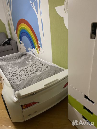 Кровать детская в форме машины