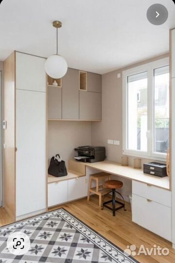 Детская рабочая зона у окна для двоих