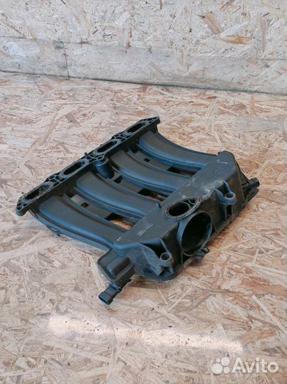 Коллектор впускной Nissan Almera