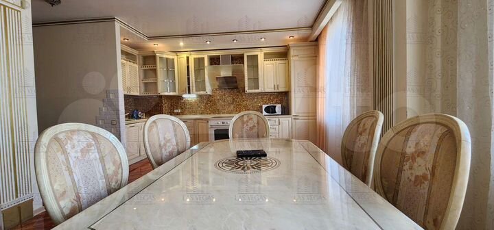 3-к. квартира, 106 м², 13/18 эт.